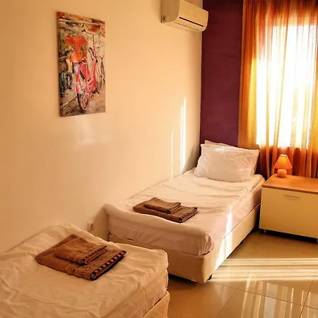 Amadeus 2 Apartment
